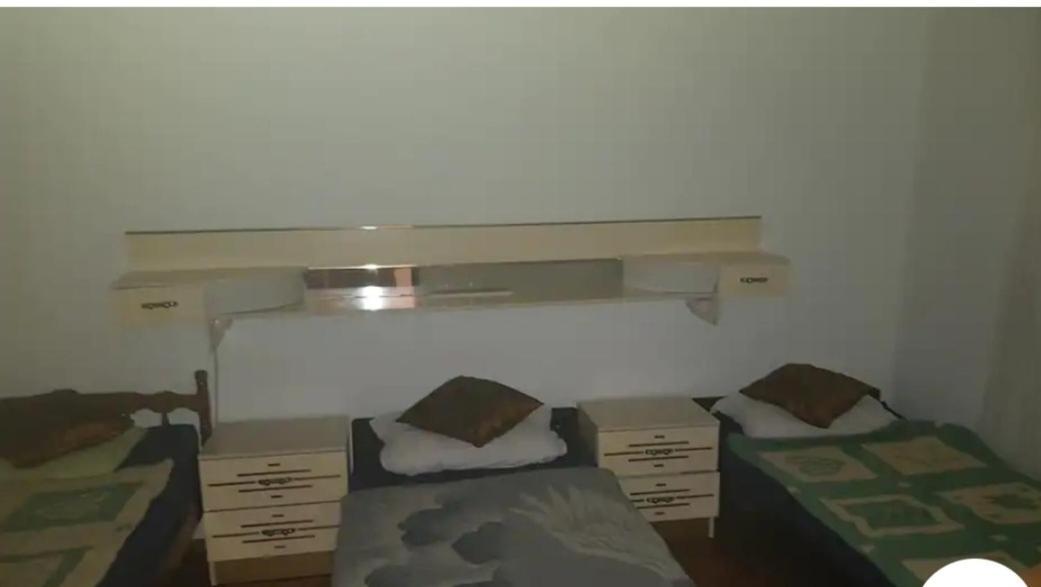 Trokrevetna Soba Sa Zajednickim Kupatilom * Budva